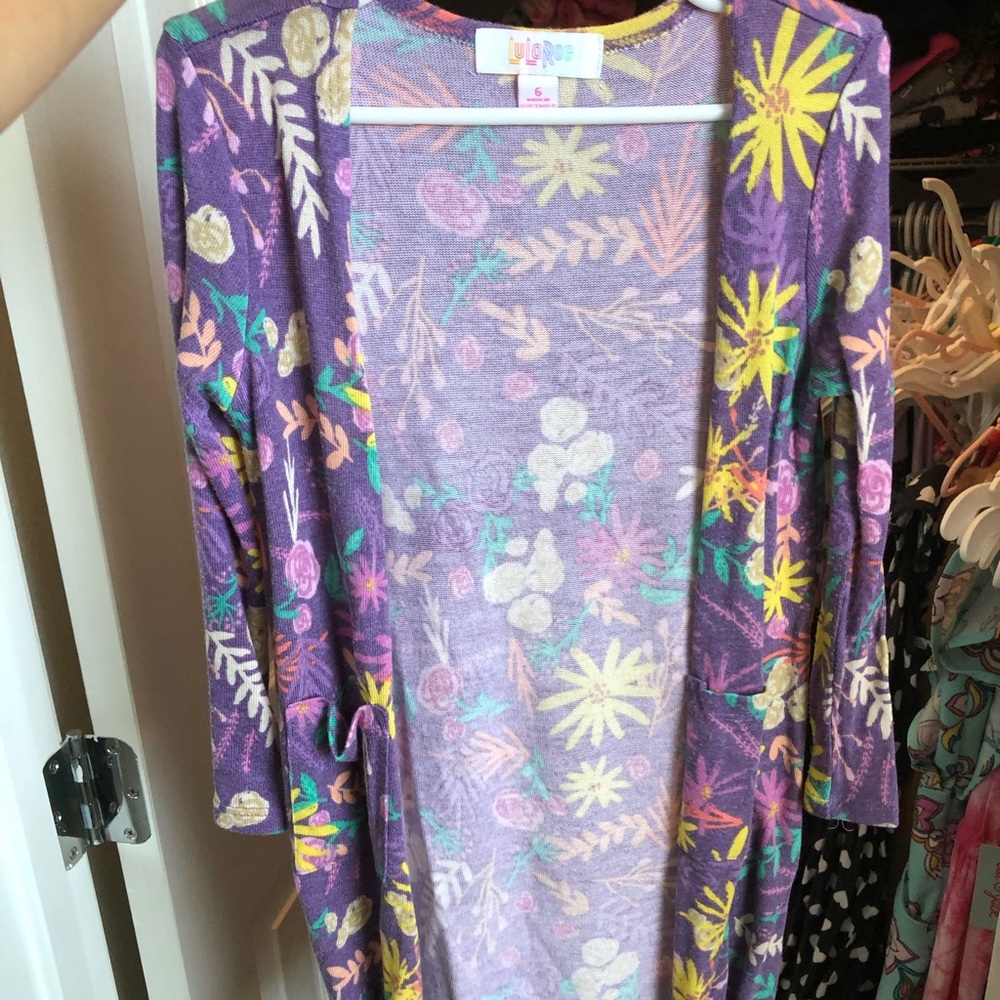 BNWOT Lularoe girls dusted sweater size 6
